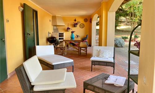 VILLA DI PREGIO CON PISCINA A RIVALTA